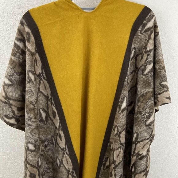 Do Everything in Love Snakeskin Pattern Oversized Shall - Picture 6 of 6